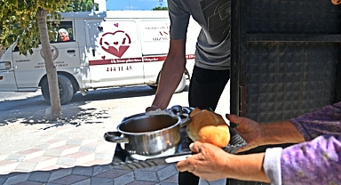 Akhisar Belediyesi Aşevi’nden Her Gün Sıcak Yemek Desteği