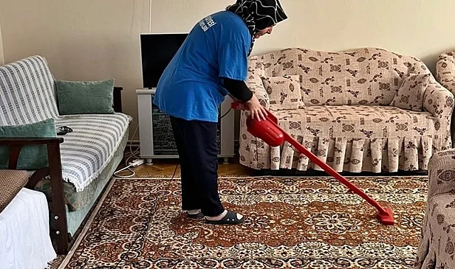 Akhisar Belediyesi'nden ihtiyaç sahiplerine evde bakım ve temizlik desteği