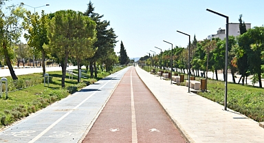 Akhisar’da Estetik Dönüşüm: Yürüyüş ve Bisiklet Yolu Düzenlemeleri Yerinde İncelendi