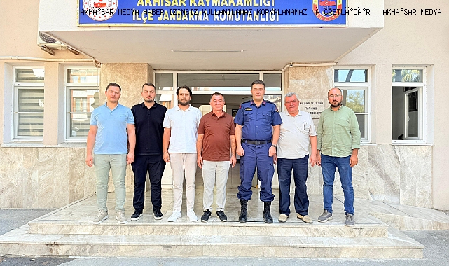 Akhisar Yörükler ve Türkmenler Derneği'nden Jandarma Komutanı Bayram’a Hayırlı Olsun Ziyareti