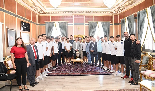 Başkan Balaban: "U17 Şampiyonluğu, Ferdi Başkan'a Vefa Borcumuzdur"
