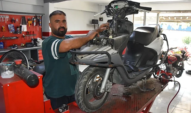 Çocukluk Hobisi Mesleğe Dönüştü: 30 Yıldır Motosiklet Tamiri Yapıyor