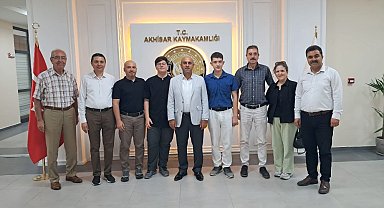 LGS ve YKS Şampiyonları Kaymakam Mustafa Can'dan Ödül Aldı