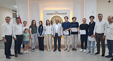 LGS  ve YKS ŞAMPİYONLARINI KAYMAKAM MUSTAFA CAN ÖDÜLLENDİRDİ