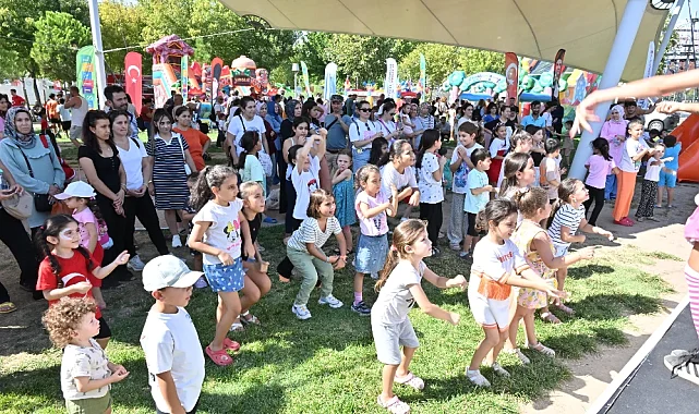Manisa'da 30 Ağustos Coşkusu Çocuk Şenliğiyle Taçlandı