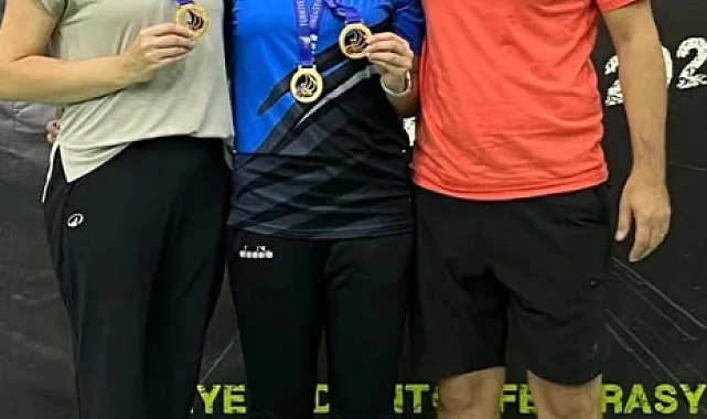 Manisalı Ravza Bodur Türkiye Badminton Şampiyonu