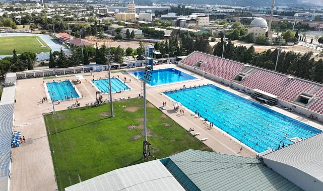 Manisalılar Serinliğin Adresini Biliyor: Olimpik Havuz Hafta Sonu Doldu Taştı