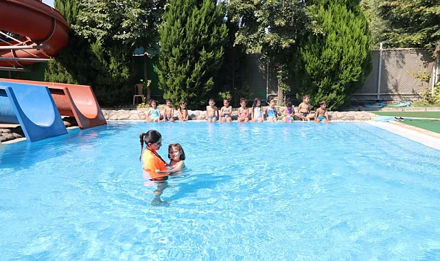 Turgutlu Belediyesi Çocuk Kültür Sanat Merkezi Öğrencileri İlk Kez Havuz Heyecanı Yaşadı