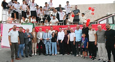 Yunusemre Belediyespor U17 Şampiyonluğu Manisa'ya Armağan Etti