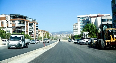 Akhisar’da Asfalt Seferberliği Devam Ediyor