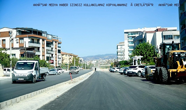 Akhisar’da Asfalt Seferberliği Devam Ediyor