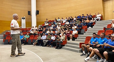 Akhisar’da Temel Afet Bilinçlendirme Semineri Düzenlendi