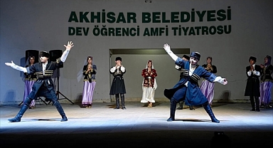 Akhisar'ın Kurtuluşu Halk Oyunlarıyla Kutlandı