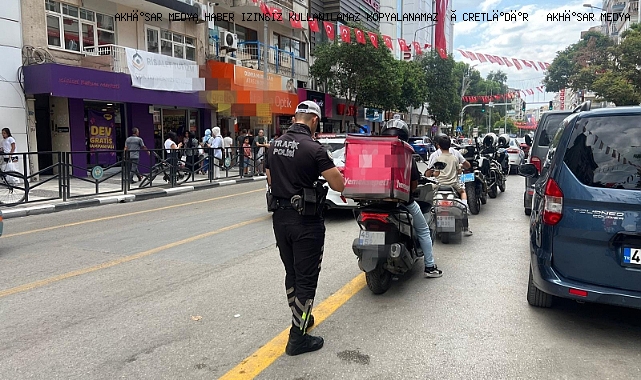 KASKSIZ VE KALDIRIM ÜZERİNDE MOTOSİKLET KULLANANLARA GEÇİT YOK!