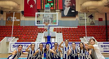 Manisa Kız Basketbol Takımı Türkiye Şampiyonu