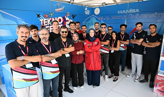 Rektör Kibar TEKNOFEST'2025 İstanbul'da Yer Alan MCBÜ Standını Ziyaret Etti