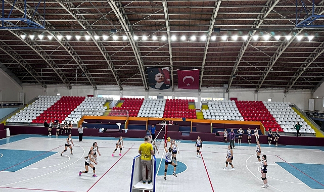 29 Ekim Cumhuriyet Bayramı genç kız voleybol turnuvası sona erdi