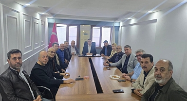 Akhisar’da Esnaf Odaları, AK Parti İlçe Başkanı Sözcüer ile Bir Araya Geldi