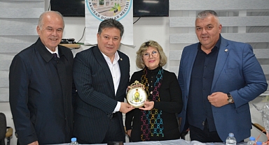 Akhisar Dostlar Meclisi’nin bu sezonki ikinci konuğu Dr. Ümmühan Tibet oldu 