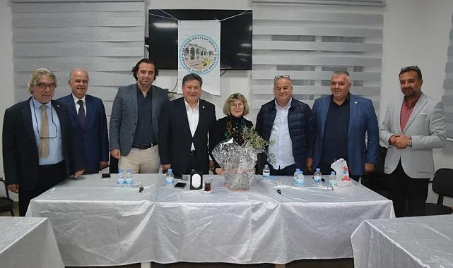 Akhisar Dostlar Meclisi'nde Zeytinyağı Sohbeti: Dr. Ümmühan Tibet Bilgi ve Deneyimlerini Paylaştı