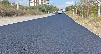 AKHİSAR’IN DÖRT BİR YANINDA ASFALT VE TAŞ DÖŞEME SEFERBERLİĞİ