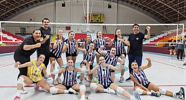 Akhisargücü Voleybol Takımı Zorlu Maçı Kazandı 3-2