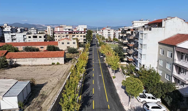 Başkan Dutlulu Kırkağaç’ta Sıcak Asfalt Çalışmalarını İnceledi