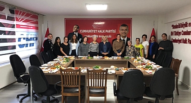CHP Akhisar Kadın Kolları'ndan Kahvaltı Programı 