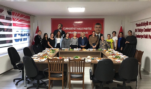 CHP Akhisar Kadın Kolları'ndan Kahvaltı Programı