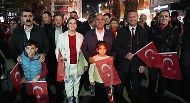 Cumhuriyetimizin 102. Yılı Fener Alayı Coşkuyla Kutlandı