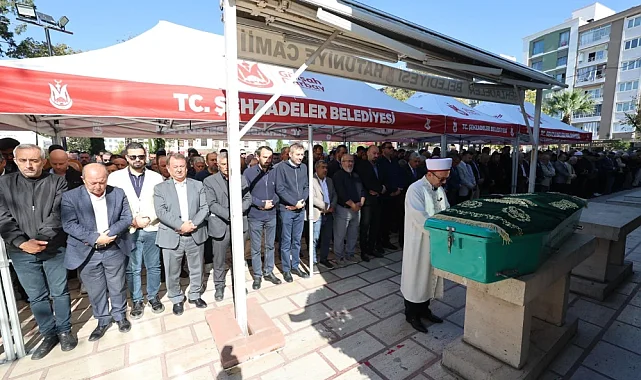 Erdem Yıldırım Babasını Dualarla Son Yolculuğuna Uğurladı