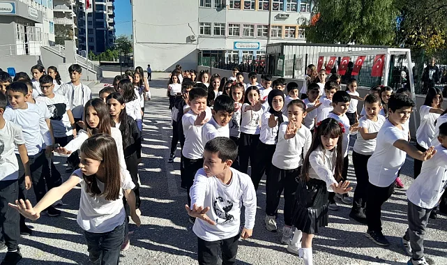Hafsa Sultan Ortaokulu'nda Cumhuriyet gururu yaşandı