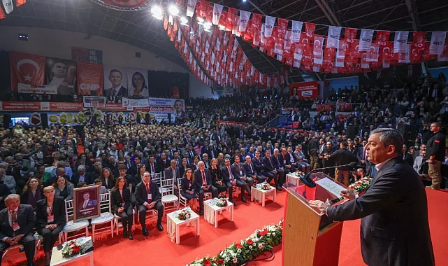 İlksen Özalper yeniden CHP Manisa İl Başkanı seçildi
