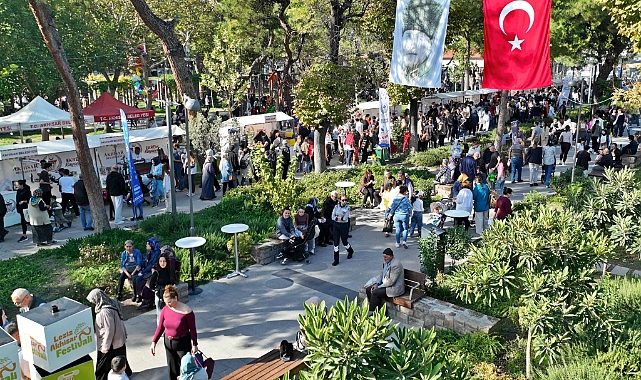 LEZİZ AKHİSAR FESTİVALİ, RENKLİ GÖRÜNTÜLER VE COŞKULU KALABALIKLA SONA ERDİ