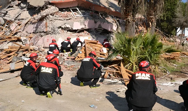 Manisa'da 6.6 Büyüklüğünde Deprem Tatbikatı Gerçeğini Aratmadı