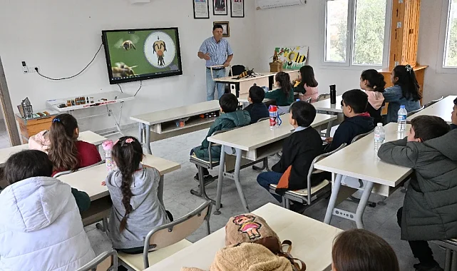 Manisalı Öğrenciler Arıların Sıra Dışı Dünyasını Keşfetti