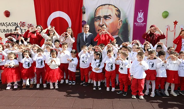 Şehzadeler'de miniklerden Cumhuriyet coşkusu