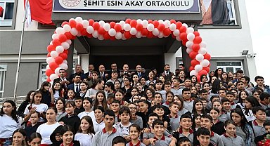 Vali Vahdettin Özkan Sarıgöl'de Yenilenen Okulları İnceledi