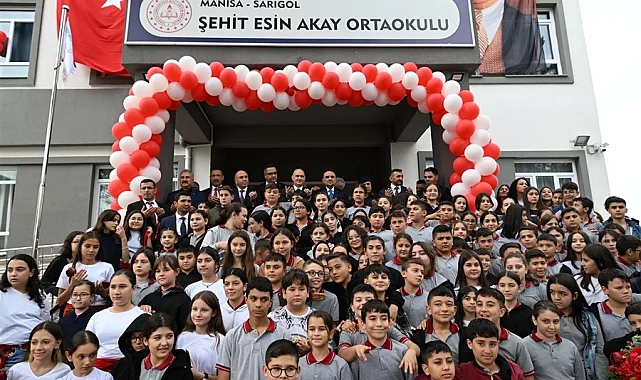 Vali Vahdettin Özkan Sarıgöl'de Yenilenen Okulları İnceledi