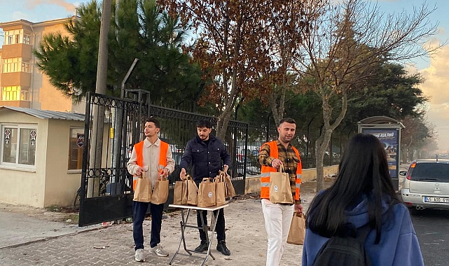 AK Parti Akhisar Gençlik Kolları’ndan Liseli Gençlere “Zile Beş Kala” Etkinliği