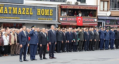 AKHİSAR, ATATÜRK’Ü SAYGIYLA ÖZLEMLE MİNNETLE ANDI