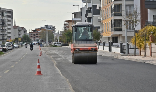 Akhisar'da Asfalt Çalışmaları Hız Kesmeden Devam Ediyor