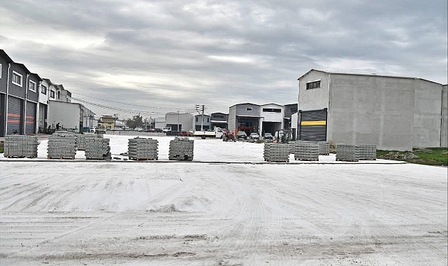 Akhisar’da Yol ve Altyapı Çalışmaları Hız Kesmeden Devam Ediyor