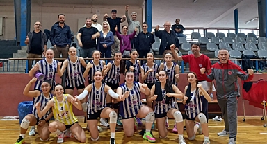 Akhisargücü İzmir Deplasmanında Set Vermeden kazandı 0-3