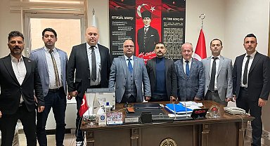 Başkan Ahmet Ağır ve Yönetimi mazbatasını aldı