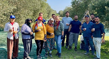 CHP Akhisar Gençlik Kolları, Bu Yıl da ‘Zeytin Emekçilerine Sıcak Mola’ Projesiyle Üreticinin Yanında