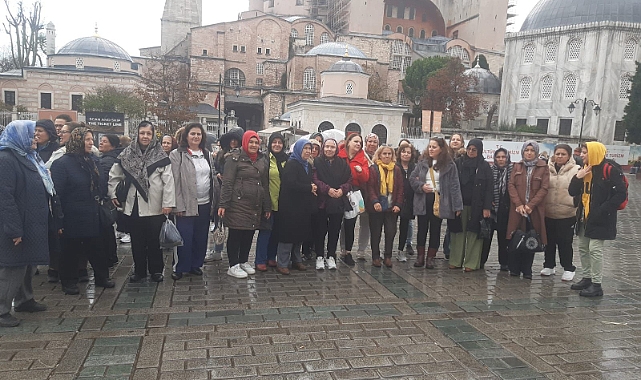 CHP Akhisar Kadın Kolları’ndan İstanbul Gezisi