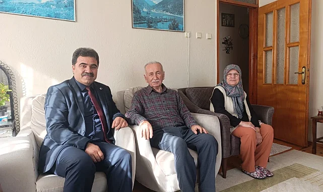 Emekli Öğretmenlere 24 Kasım'da Anlamlı Ziyaret