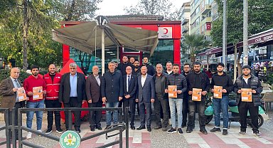 Manisa'da Celali Aşireti Gençlerinden Kızılay'a Örnek Kan Bağışı