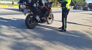 Manisa'da Motosiklet Denetimlerinde 2 Milyon TL'yi Aşan Ceza Kesildi